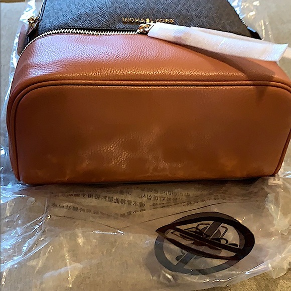 MICHAEL Michael Kors Rhea Logo Print Zip Backpack 🎒 - Picture 9 of 14